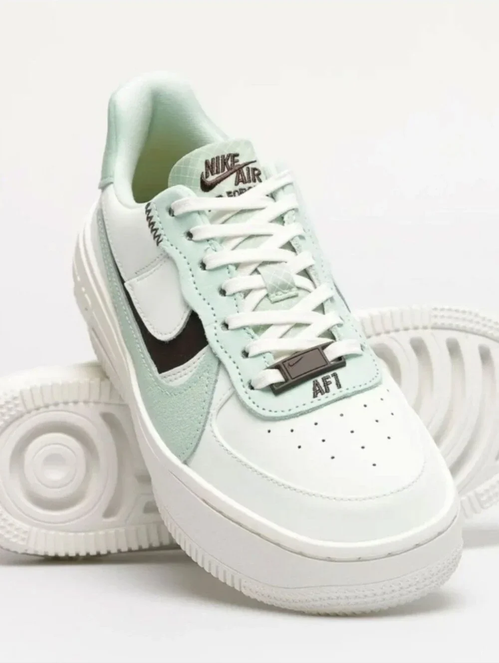 Nike Air Force 1 AF1 Platform Womens Size 11.5 Shoes DX3730 300 Barely Enamel